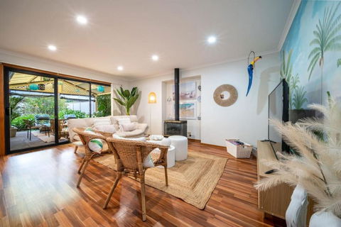 Amazon At Seacombe Gardens - Palm Beach Accommodation 1