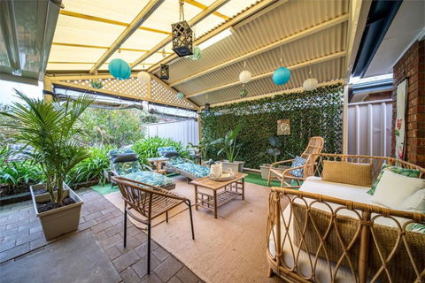 Amazon At Seacombe Gardens - Palm Beach Accommodation 2