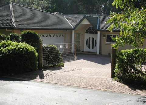 Amberlyn Escapes - Palm Beach Accommodation 1