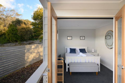 Ambience, A Stunning Holiday Retreat! - Palm Beach Accommodation 3