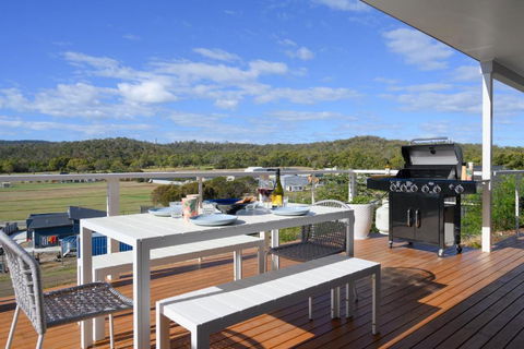 Ambience, A Stunning Holiday Retreat! - Palm Beach Accommodation 2