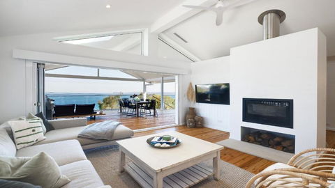 Ambleside By The Sea - Wifi Available - Palm Beach Accommodation 0