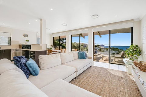 Amelie - Luxury Beach View Condo Minutes To Beach - Palm Beach Accommodation 0
