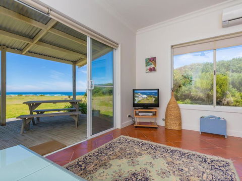 Amhurst Cottage - Palm Beach Accommodation 0