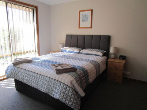 Anchorbell Holiday Apartments - Palm Beach Accommodation 2