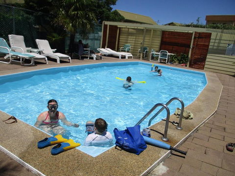 Anchorbell Holiday Apartments - Palm Beach Accommodation 1