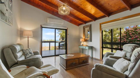 Anchored On Capes - Palm Beach Accommodation 0