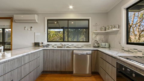 Anchored On Capes - Palm Beach Accommodation 4