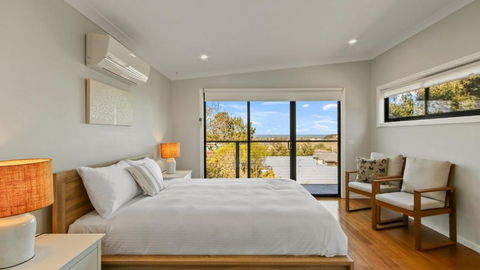 Anchored On Capes Upstairs - Palm Beach Accommodation 0