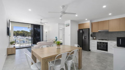 Anchors Away - Waterfront Unit - Palm Beach Accommodation 1
