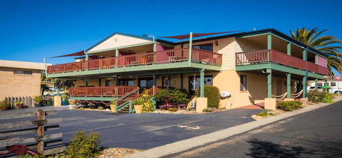Anchors Aweigh - Adult & Guests Only - Palm Beach Accommodation 0