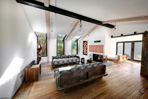 Ancient Future Style At Warby Sabi - Palm Beach Accommodation 1
