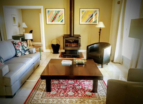 Angaston Lodge - Palm Beach Accommodation 4