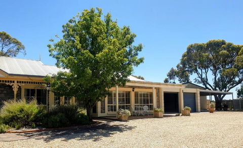 Angaston Lodge - Palm Beach Accommodation 0