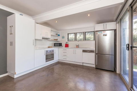 Anglers Cove - Palm Beach Accommodation 4