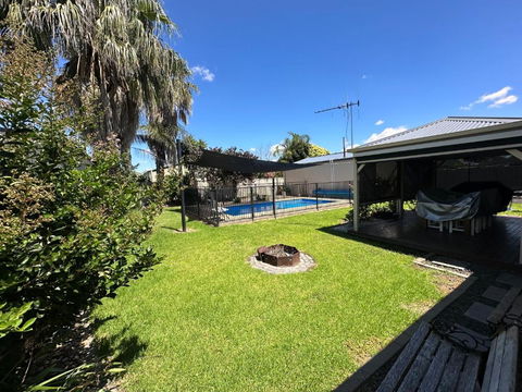 Anglers Paradise Yarrawonga - Palm Beach Accommodation 1