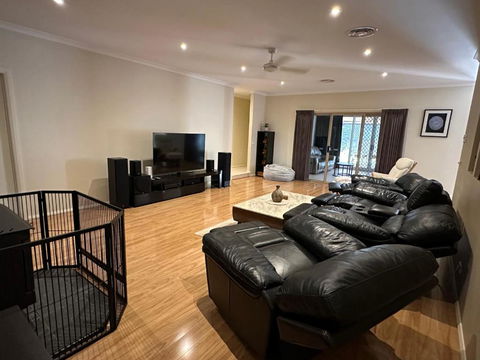 Anglers Paradise Yarrawonga - Palm Beach Accommodation 4