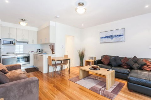 Anglesea River Apartment 23 - Palm Beach Accommodation 1