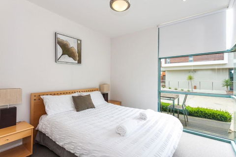 Anglesea River Apartment 23 - Palm Beach Accommodation 2