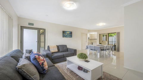 Anne Street Monte - Vista - Palm Beach Accommodation 0