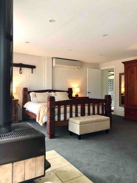 Annies Barn, Fitzroy Falls - Palm Beach Accommodation 3