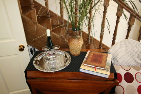 Annies Garden Cottage - Palm Beach Accommodation 4