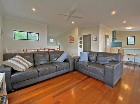 ANNIES HOUSE - Palm Beach Accommodation 3