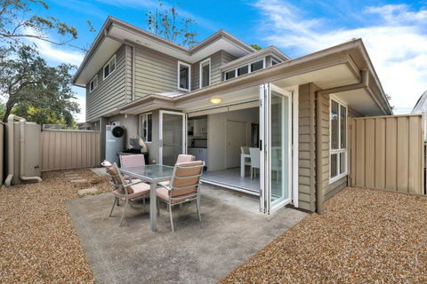 Annvilla - Two Bedroom Townhouse In Huskisson - Palm Beach Accommodation 1