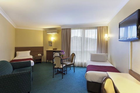 Alpine Motor Inn - Palm Beach Accommodation 1