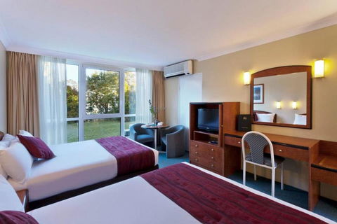 Alpine Motor Inn - Palm Beach Accommodation 2