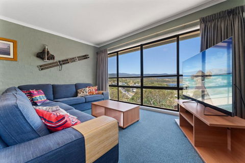 Alpine Mountain View 18 - 4BR L Mountain Views L Swimming Pool L Air-Con L WiFi - Palm Beach Accommodation 0