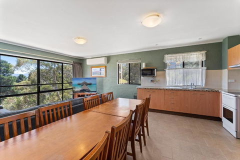 Alpine Mountain View 18 - 4BR L Mountain Views L Swimming Pool L Air-Con L WiFi - Palm Beach Accommodation 1