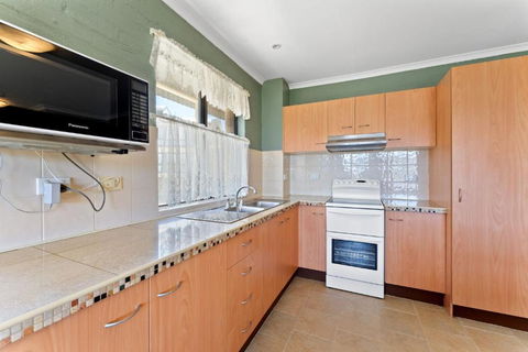 Alpine Mountain View 18 - 4BR L Mountain Views L Swimming Pool L Air-Con L WiFi - Palm Beach Accommodation 3