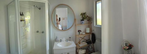Amamoor - Living Waters - Palm Beach Accommodation 3