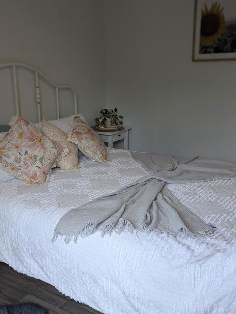 Amamoor - Living Waters - Palm Beach Accommodation 2