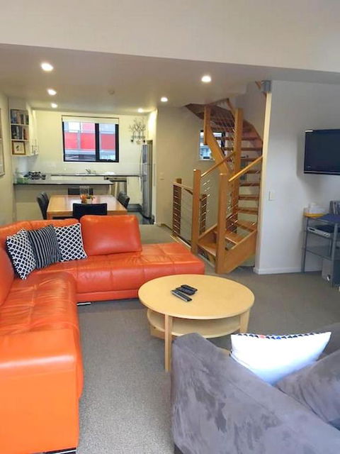 Angala 1 Lovely Woodridge 2-Bedroom Apartment - Palm Beach Accommodation 2