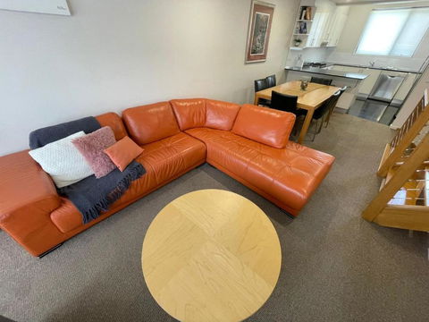 Angala 1 Lovely Woodridge 2-Bedroom Apartment - Palm Beach Accommodation 4