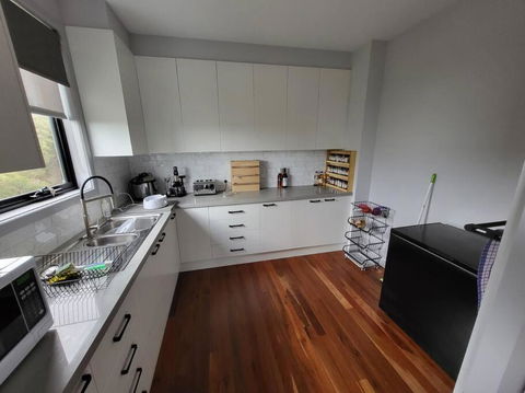 Alogara House, Modern, 6 Bedrooms With Hot Tub And Views - Palm Beach Accommodation 4