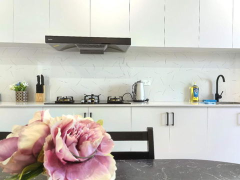 Aircon And Private Bathroom Walk To Train Station With Free Wifi Kitchen And Laundry - Palm Beach Accommodation 4