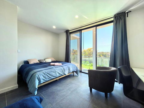 Aircon And Private Bathroom Walk To Train Station With Free Wifi Kitchen And Laundry - Palm Beach Accommodation 0