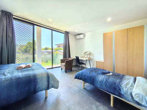 Aircon And Private Bathroom Walk To Train Station With Free Wifi Kitchen And Laundry - Palm Beach Accommodation 2