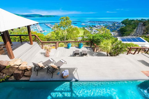 Airlie Beach Seaviews - Palm Beach Accommodation 1