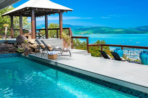 Airlie Beach Seaviews - Palm Beach Accommodation 0