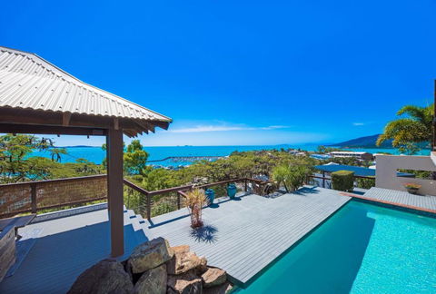 Airlie Beach Seaviews - Palm Beach Accommodation 3