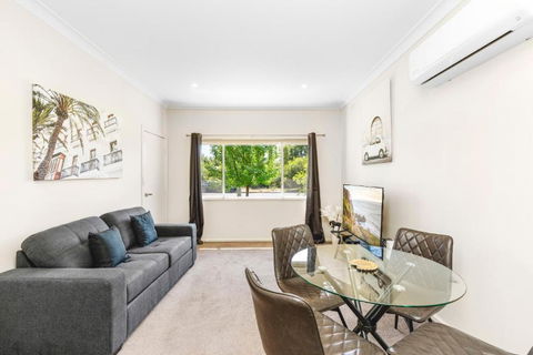 Altus Wagga Apartments - Palm Beach Accommodation 2