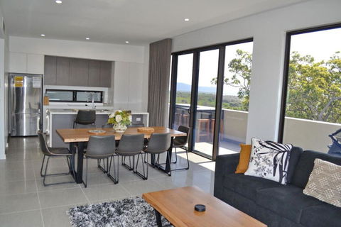 Arizons - Palm Beach Accommodation 3
