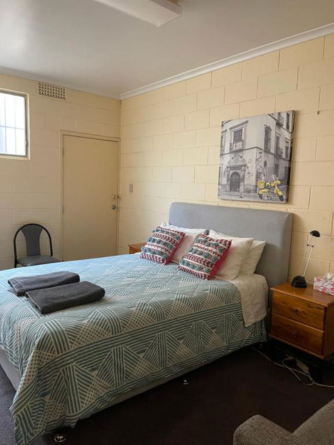 Argent Abode CBD - Palm Beach Accommodation 4
