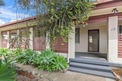 Anzac Cottage - Palm Beach Accommodation 0