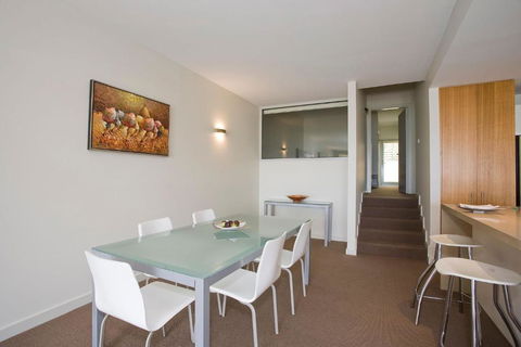 Apartment 15 Kalimna - Palm Beach Accommodation 4