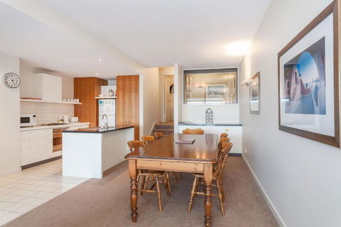 Apartment 16 Kalimna - Palm Beach Accommodation 3